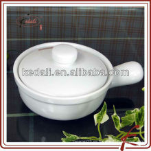 Utensilios de cocina de cerámica blanca con tapa